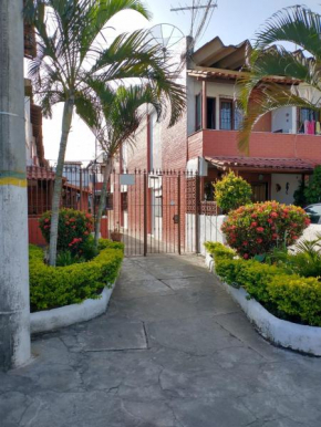 CASA DUPLEX E QUITINETE próximo Praia do Forte
